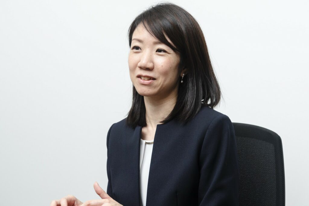 グループコーポレート本部　法務部　法務課　リーダー 不破 麻貴 様